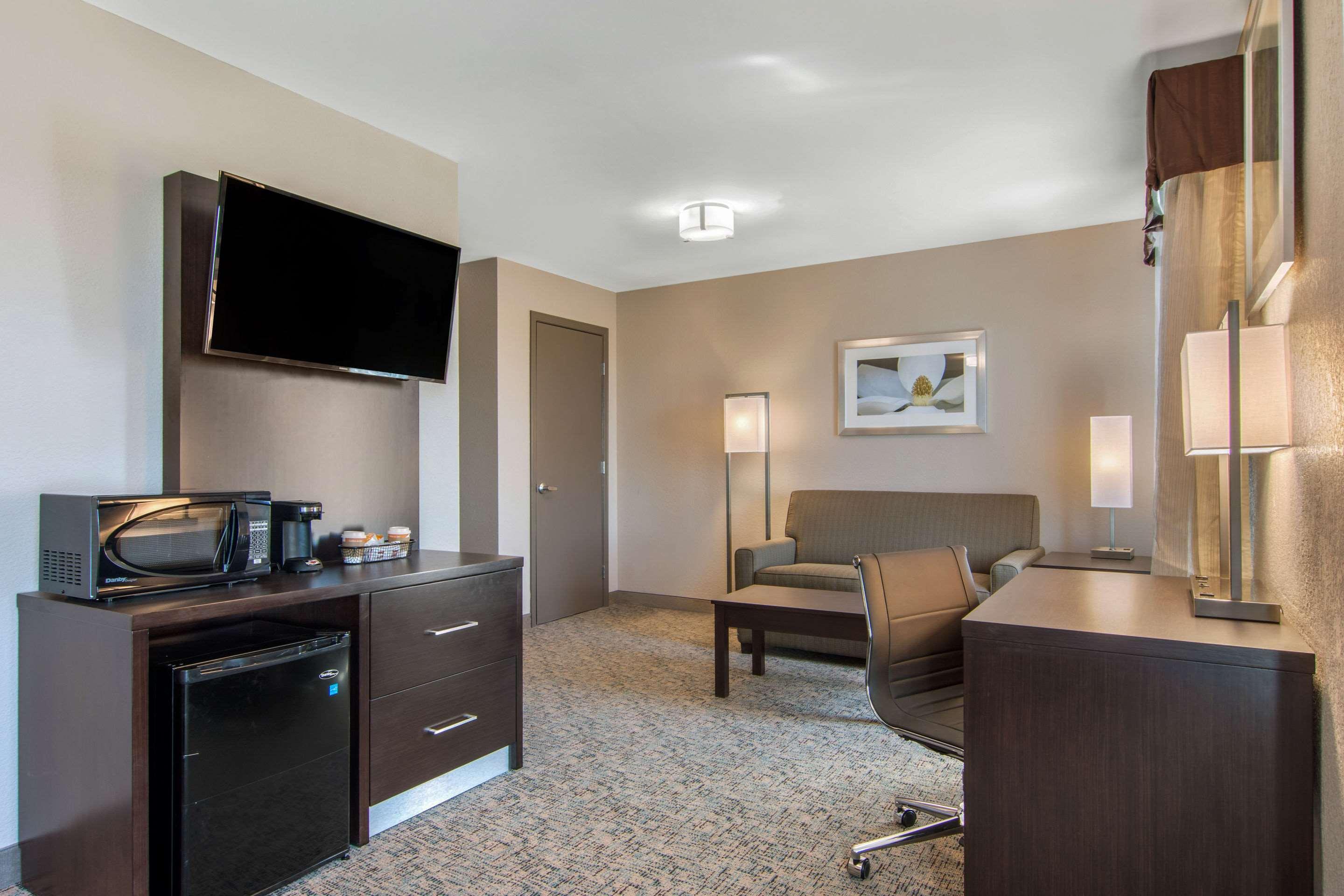 Clarion Inn & Suites Atlanta Downtown Exterior foto